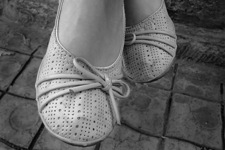 diabetic shoes for women