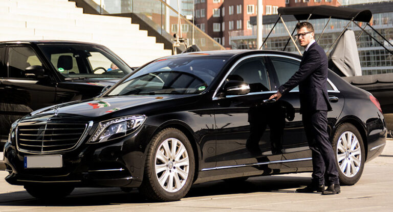 Why Should You Choose the Chauffeur Brisbane Service