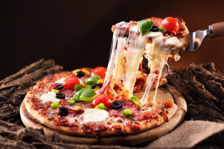 How does Mobile Pizza Catering Penrith offer catering services for various events, functions, events and parties