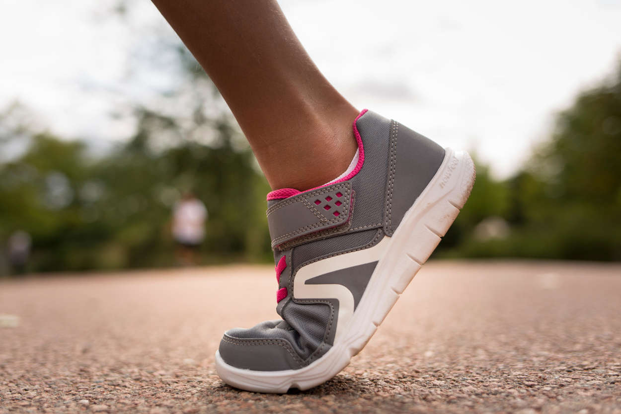 How Can Running Shoes With Heel Support Benefit Your Feet?